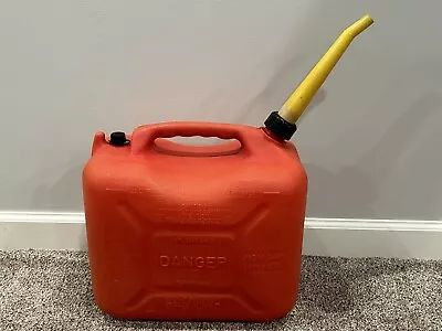 Wedco 6 Gallon Red Plastic Vented  Gas Can Pre Ban W/ Cap & Screen W500 Rare • $79.99