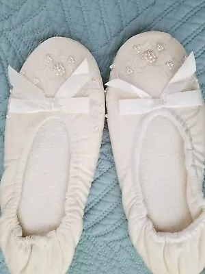 Vintage Totes Cream Soft Cushioned House Bedroom Slippers Bows/pearls Sz 5-6 NEW • $18.64