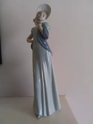 NAO Lladro Dama Airosa 289 - Handmade In Spain Daisa 1980 - 31cm • £13