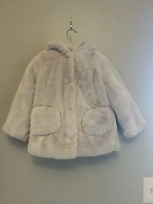 $38 • Buy ZARA Faux Fur Coat With Floral Lining Size 4/5 Beige Cream Off White NWOT Soft