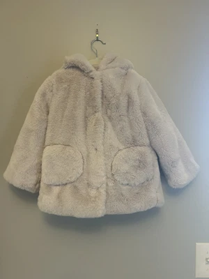 $38 • Buy ZARA Faux Fur Coat With Floral Lining Size 4/5 Beige Cream Off White NWOT Soft