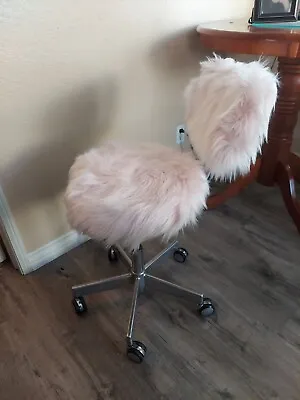 Swivel Faux Fur Office Chair Vanity Chair W/ Adjustable Height Wheels Pink • $80