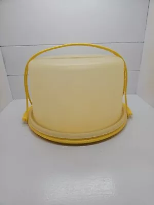 Tupperware Round Cake Taker Pie Cupcake Carrier Yellow Base  • $18