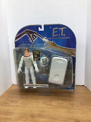 E.T. The Extra-Terrestrial Spaceman With Gurney (Toys R Us Exclusive) • $29.99