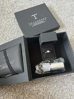 £800 • Buy 18ct White Gold Diamond Engagement Ring