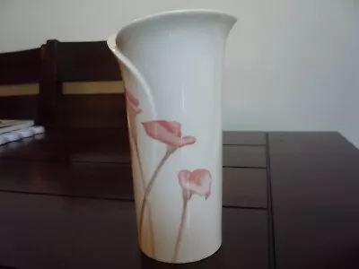 VTG Toyo Japan Floral Porcelain Vase Contemporary Lovely Tulip Contemporary • $12.99