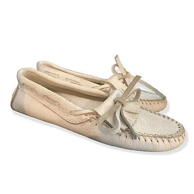 Minnetonka Women's 6 White Leather Driving Moccasins Kiltie Fringe • $24.99