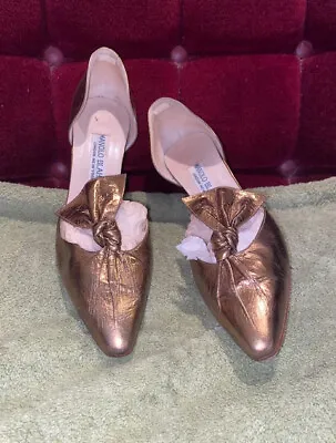 Vintage Authentic MANOLO BLAHNICK WOMENS SHOES SIZE 38.5 Gold • $35