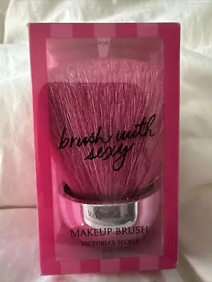 Victoria’s Secret Brush With Sexy Makeup Brush • $19.97