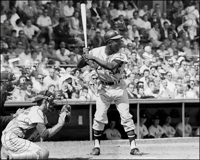 Hank Aaron Photo 8X10 - 1963 Tim McCarver Braves Cardinals   • $7.95