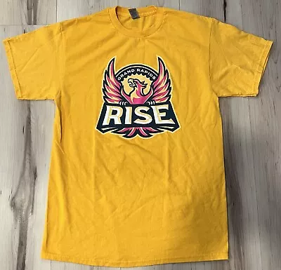 Grand Rapids Rise Womens Pro Volleyball T-shirt Adult Medium Michigan • $25