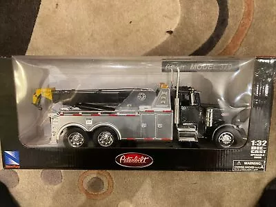 NewRay 1/32 Scale DieCast Metal Peterbilt Model 379 Tow-Truck Free Shipping MIB • $45