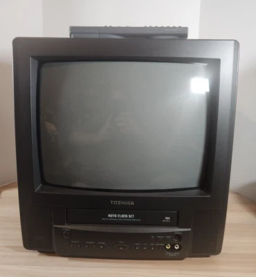 $179.95 • Buy Toshiba MV13L3 13  CRT TV VCR VHS Combo Retro Gaming Tested Works Good W/ Remote