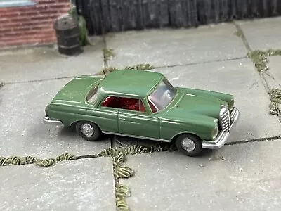 Vintage Wiking 1:87 Germany HO Mercedes Benz 250 SE Green Preowned • $7.99