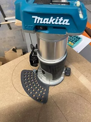 Small Circle Jig For Makita DRT50 Cordless Plunge Router Adjustable • £13.99