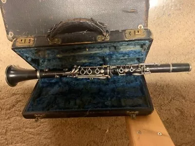 Conn 424N Clarinet S/n B301618L • $325