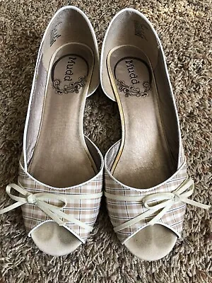 EUC Mudd Girl Stacy Open-Toe/Side Canvas Slip-on Wedge Heel Shoe Size 7M • $14.95