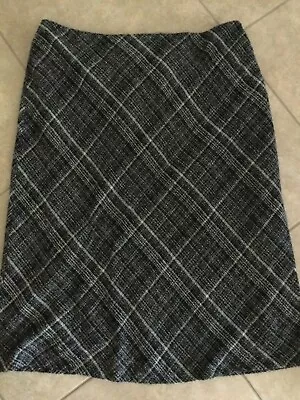 Avenue Gray Plaid Side Zipper Women's Plus Size Career Lined Midi Skirt Size 18 • $14.99