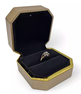 Beautiful 9ct Yellow Gold Floral Ring With Cubic Zirconia Size Q*   • £69.99