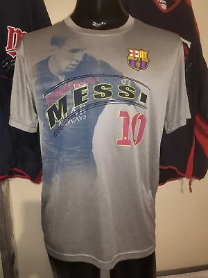 Lionel Messi #10 FC Barcelona Soccer Futbol Superstar Player Mens L T-shirt GOAT • $12