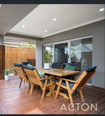 $800 • Buy Outdoor 6 Seater Table And Chairs