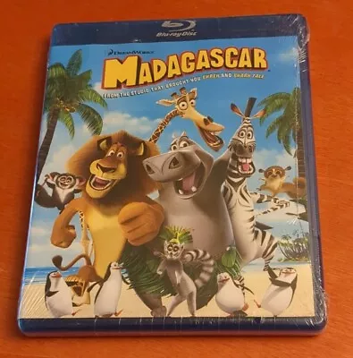 Madagascar Blu-ray Ben Stiller  Chris Rock  Sacha Baron Cohen  David Schwimmer • $13