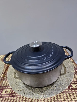 £51 • Buy Le Creuset Black 24cm Large Casserole Round In Box Rrp 285