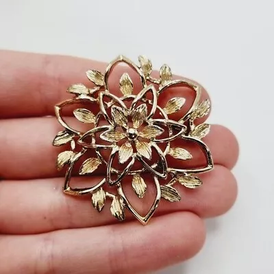 Vintage Sarah Coventry Flower Round Floral Cutout Textured Gold Tone Brooch • $14