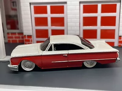 1960 60 Ford Starliner Lowrider Two Tone 1/64 Maisto • $19.95