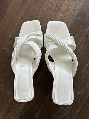 Zara White Kitten Heel Sandals Size 40 • $24