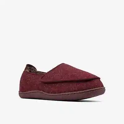 Clarks Home Charm Burgundy Ladies Hook & Loop Fastening Slippers Sz 3 • £12.99