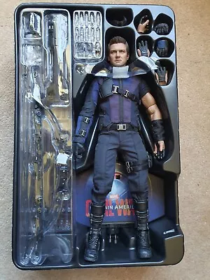 Hot Toys MMS 358 Captain America 3 Civil War Hawkeye Jeremy Renner Figure • $499