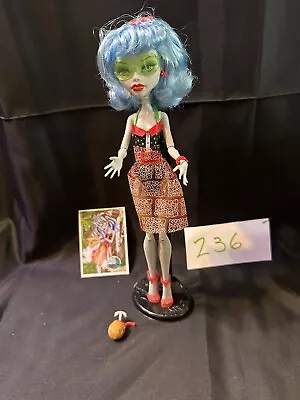 Monster High Doll Ghoulia Yelps Skull Shores • $44.99