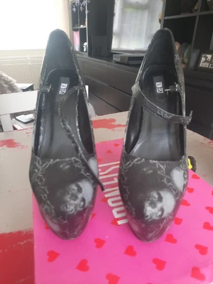 £30 • Buy Iron Fist Size 7 Urban Decay Super Platform