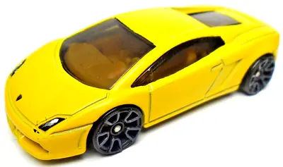 Hot Wheels Lamborghini Gallardo Lp 560-4 Yellow 1:64 Diecast 2 5/8  Car • $10.99