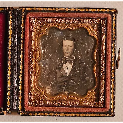 1/16th Plate Daguerreotype Of A Young Man In A Full Union Case • $59.95