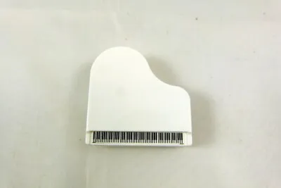 Music Themed Piano Shape Memo Clip With Pen Holder And Magnet - White • £2