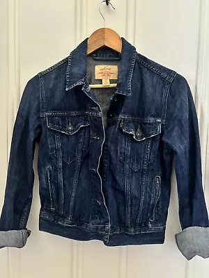 Levi's Classic Denim Jacket Dark Blue Size Medium - Suits Ladies Size 8-10 • $15