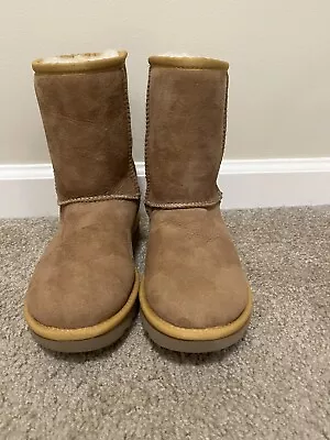 Ugg • $60