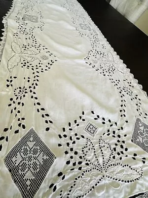 Vintage Handmade Figural White Linen Filet Lace Table Runner Embroidered Crochet • $24.99