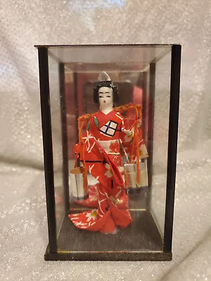 VTG Japanese Geisha Doll In Glass Case With Mirror Back - Geisha Doll 5.5  Tall • $24.95