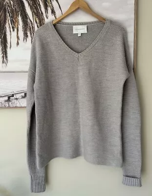 VIKTORIA & WOODS Long Sleeve V Neck Grey Knit Jumper Sweater Size 0 FIT 6-10 • $130