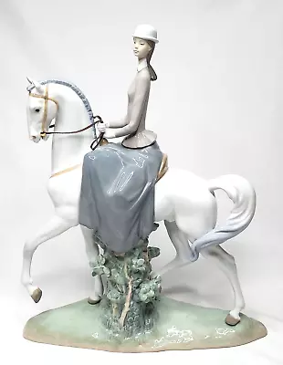 Lladro 4516 - Female Equestrian Woman Side-Saddle On A White Horse Retired $1295 • $998