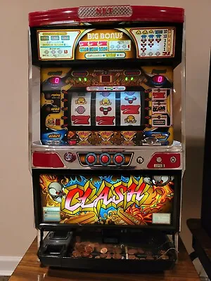 $500 • Buy Vintage Slot Machine Clash With Tokens And Key