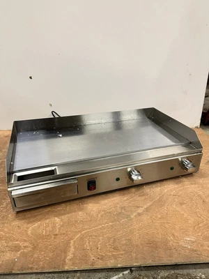 £300 • Buy Wide Commercial Electric Griddle NEW