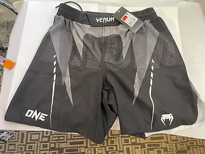 Venum One FC 3.0 Fightshorts Fight  Shorts -  Black/White L • $29.88