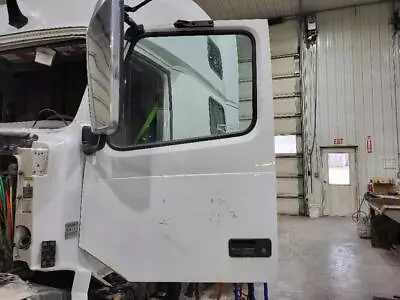 VOLVO VNL DOOR ASSEMBLY FRONT 2017 Left USED - A 3469663 • $662.90