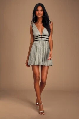 $48 • Buy Lulus Smokeshow Mini Dress Womens XS Silver Metallic Plunge Deep V-Neck Pleated