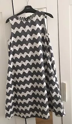 Marimekko @ Uniqlo Grey & White Sleeveless Trapeze Dress + Pockets Age 13 / XS • £17