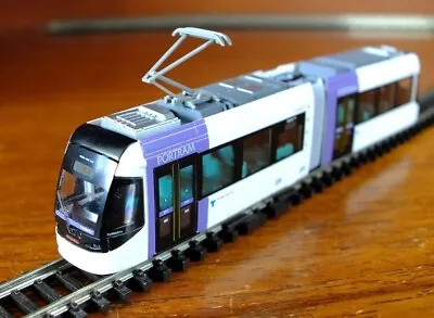 Tomytec N Gauge TLR0607 Toyama Portram Tram In White With Purple Doors • £65